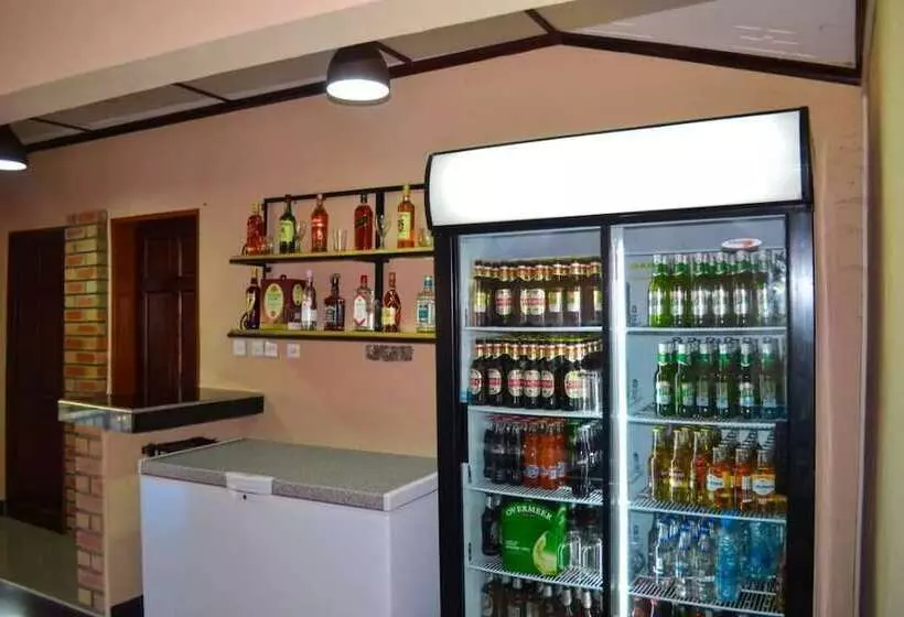 پانسیون Decha Guest Lodge