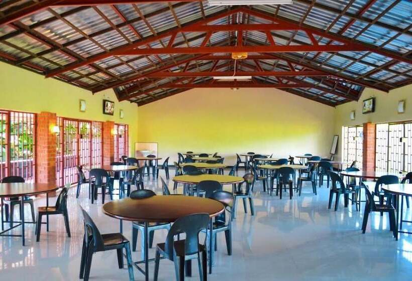 پانسیون Decha Guest Lodge