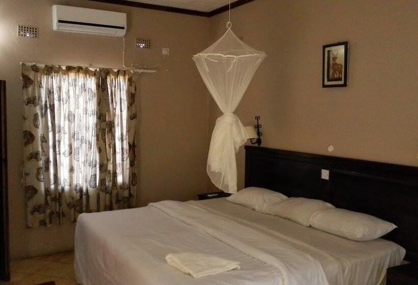 پانسیون Decha Guest Lodge