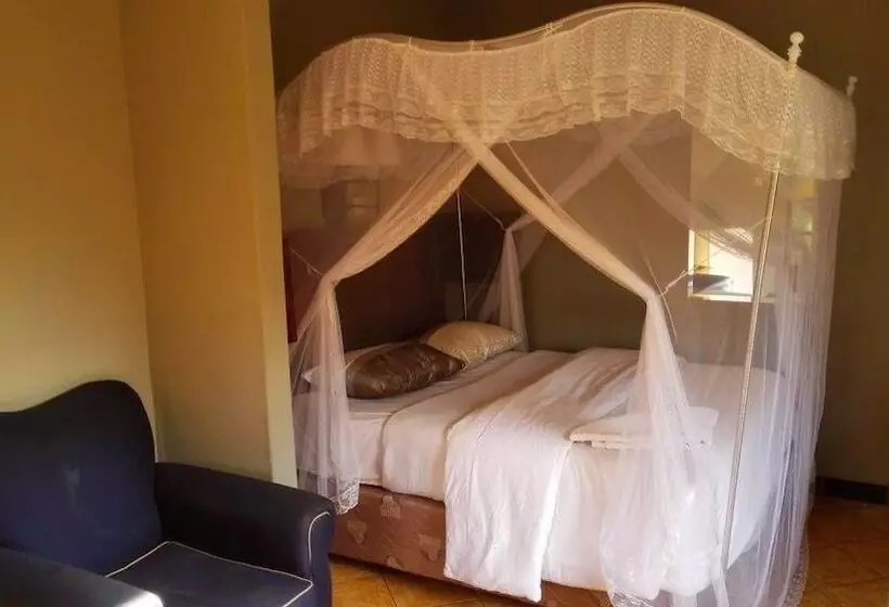 پانسیون Decha Guest Lodge