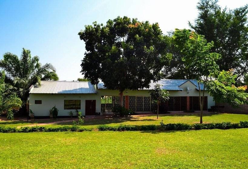 پانسیون Decha Guest Lodge