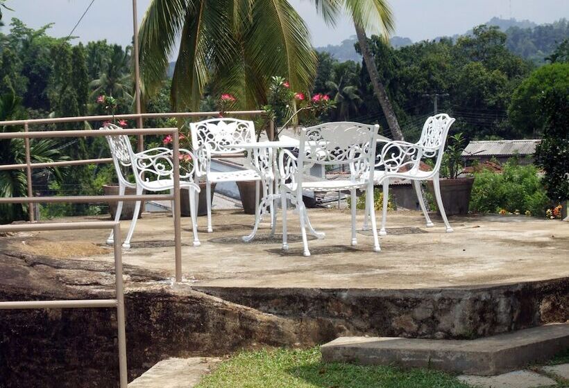 Majatalo Serene Villa