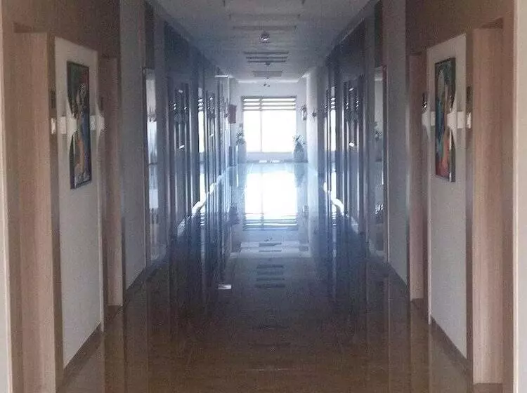 リゾートホテル Club Mahindra Dwarka
