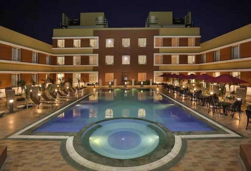 リゾートホテル Club Mahindra Dwarka