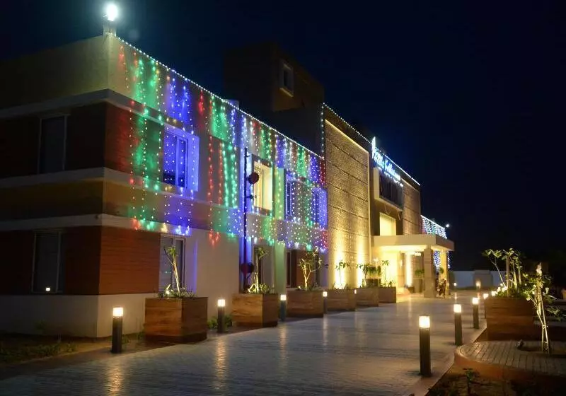 リゾートホテル Club Mahindra Dwarka