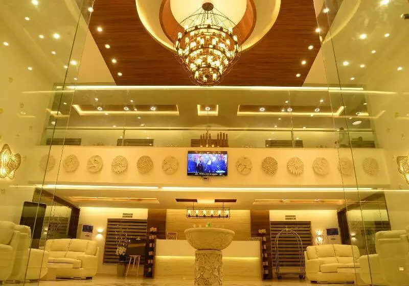 リゾートホテル Club Mahindra Dwarka