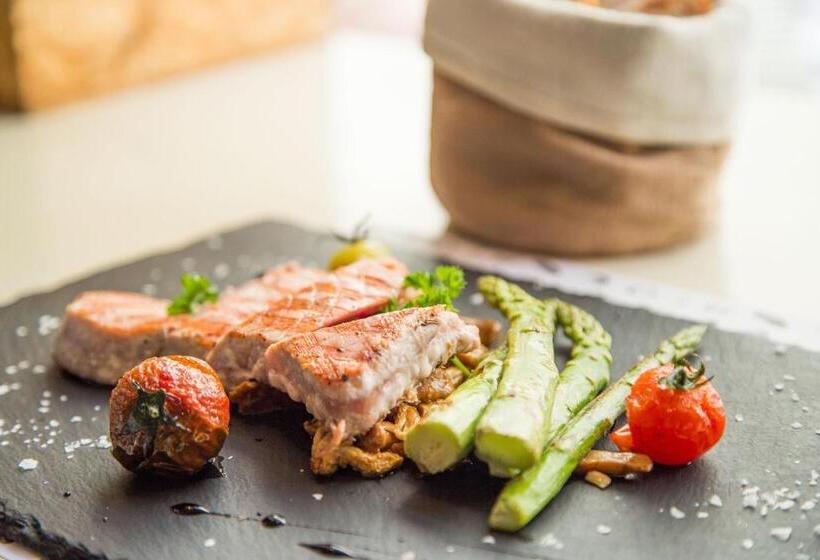 مبيت وإفطار Bernina Express Rooms