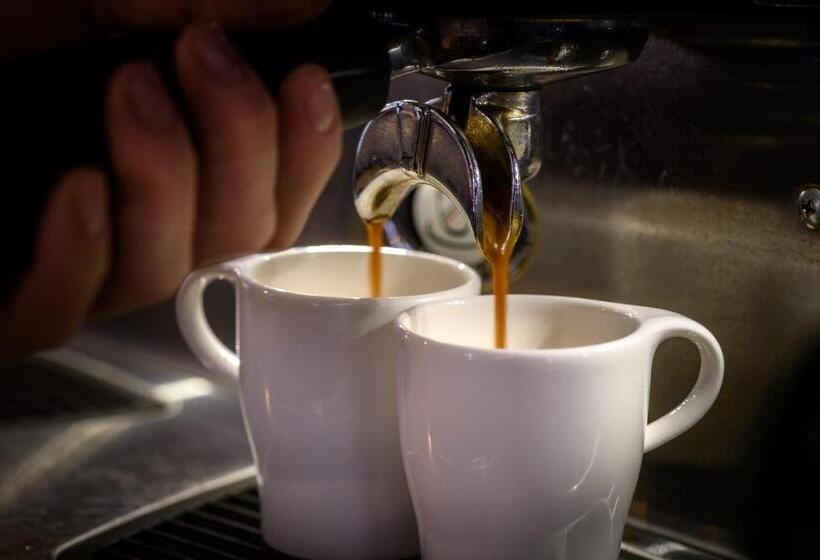 مبيت وإفطار Bernina Express Rooms