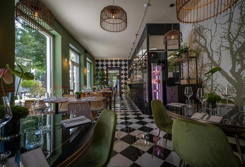 مبيت وإفطار Bernina Express Rooms