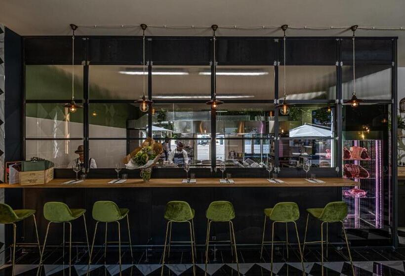 مبيت وإفطار Bernina Express Rooms