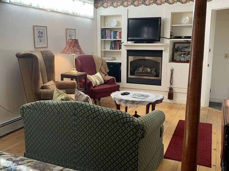 مبيت وإفطار Buttonwood Inn On Mount Surprise