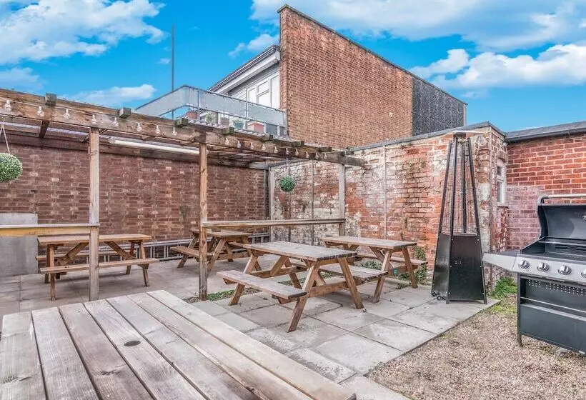 Hostelli The Horse & Jockey