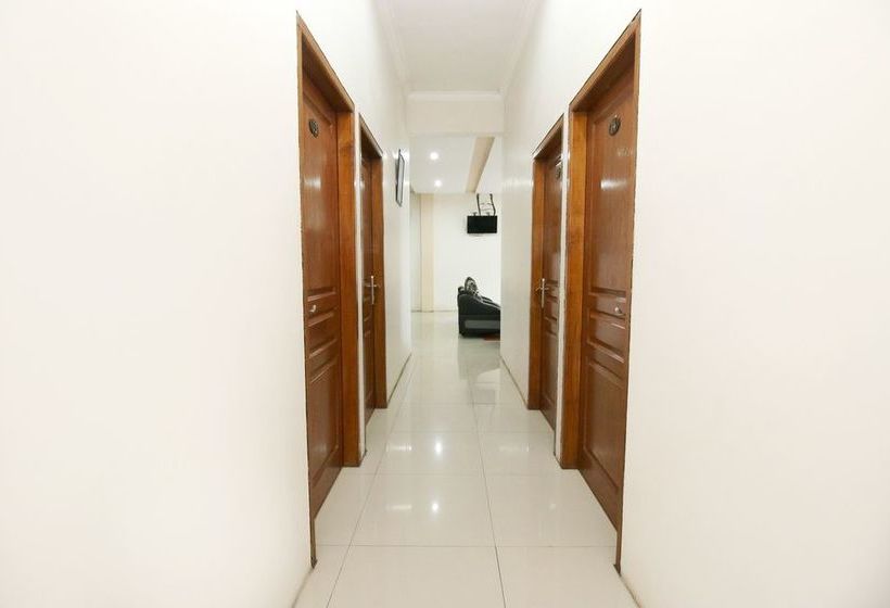 호텔 Airy Syariah Sawojajar Danau Tondano Raya A5 J16 Malang