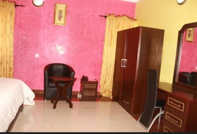 Cute Villa Hotel And Suites