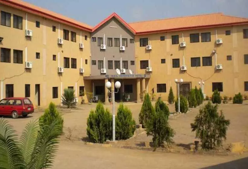 هتل Hail Henrietta