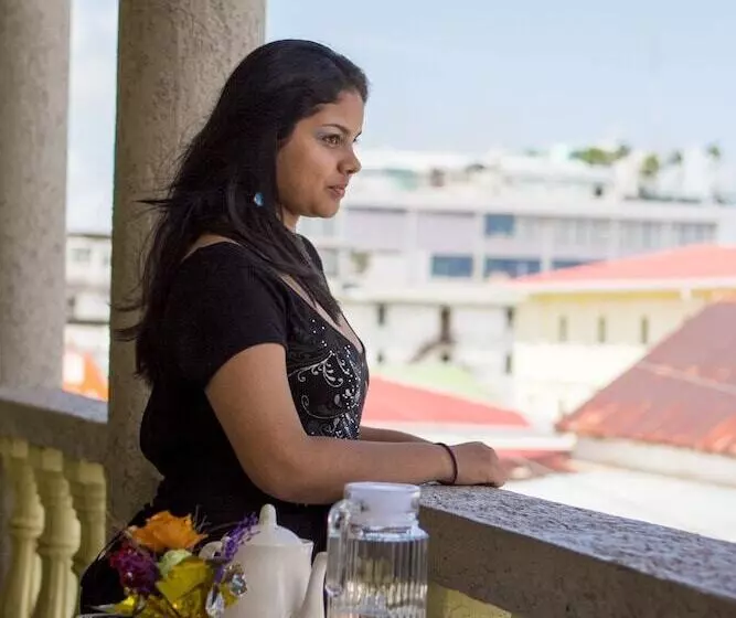 هتل Kanhai's Center Of Excellence