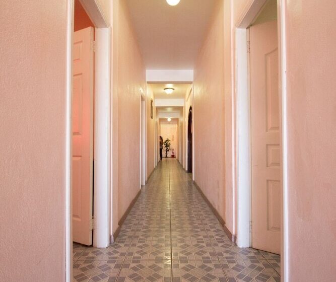 Hotell Kanhai's Center Of Excellence