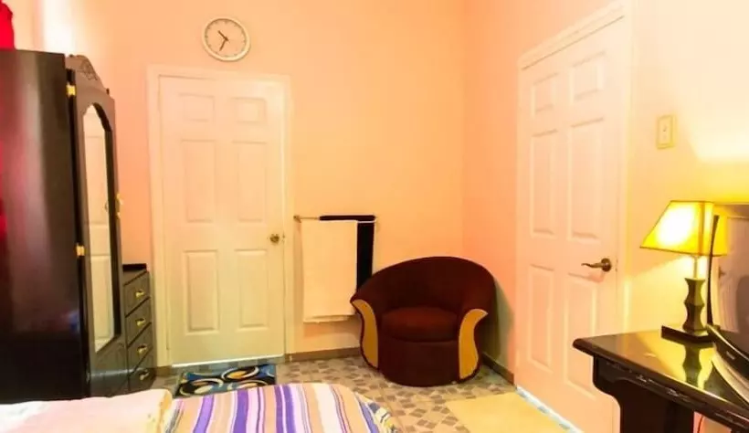 هتل Kanhai's Center Of Excellence