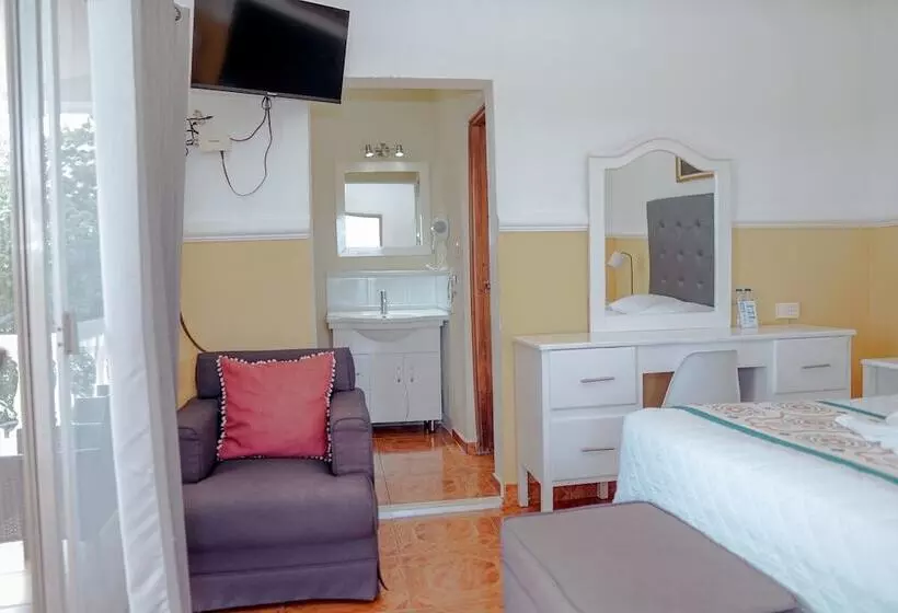 هتل Villa Del Lago