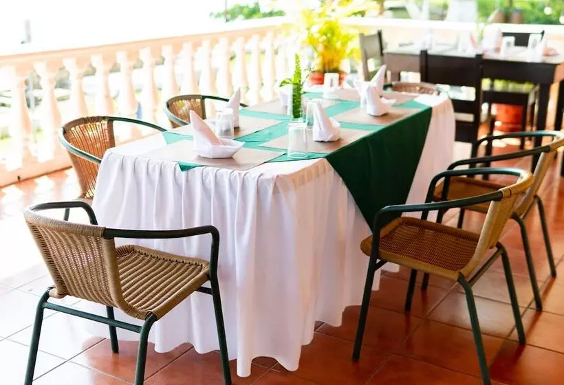 هتل Villa Del Lago