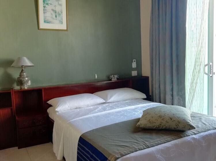 La Joliette Bungalow Opposite Pereybere Beach