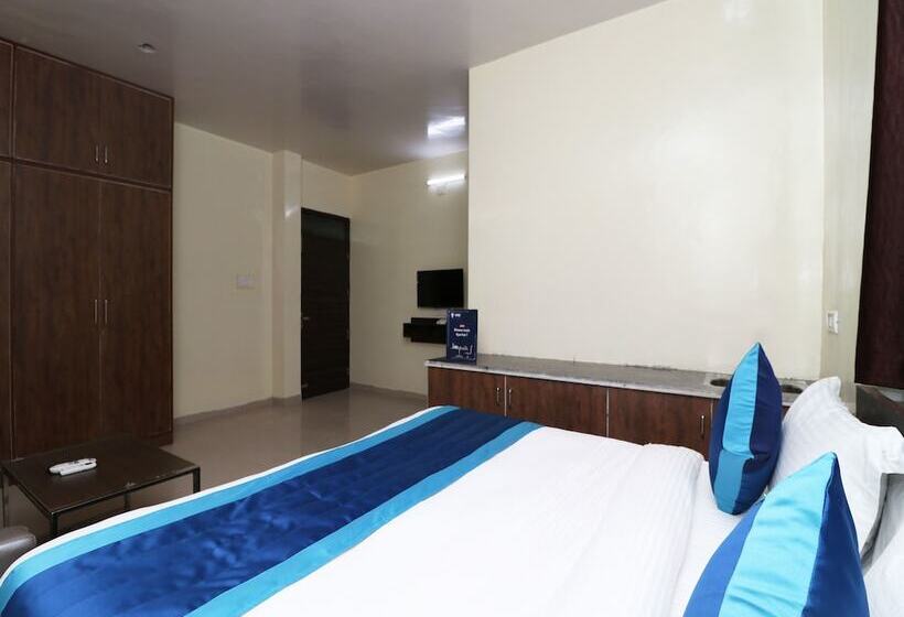 Oyo 20024 Hotel Star Court