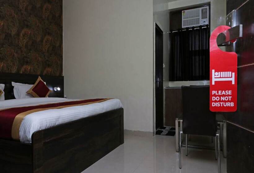 Oyo 20024 Hotel Star Court