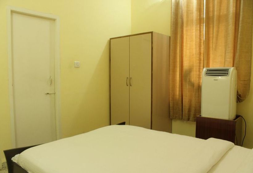 Oyo 9280 Home 2 Bhk Miramar Beach