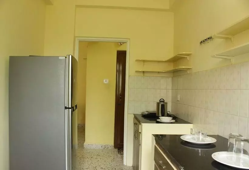 Oyo 9280 Home 2 Bhk Miramar Beach