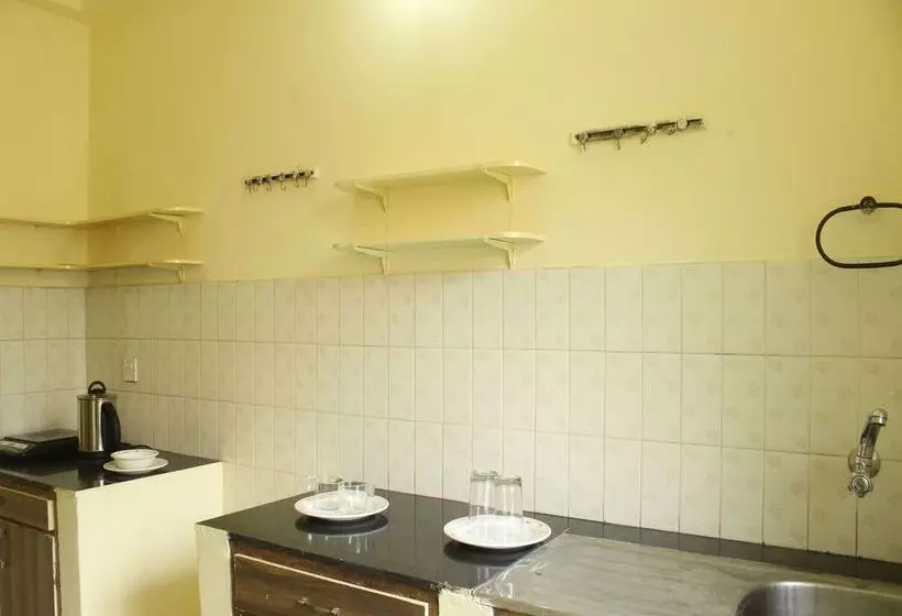 Oyo 9280 Home 2 Bhk Miramar Beach