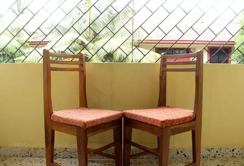 Oyo 9280 Home 2 Bhk Miramar Beach
