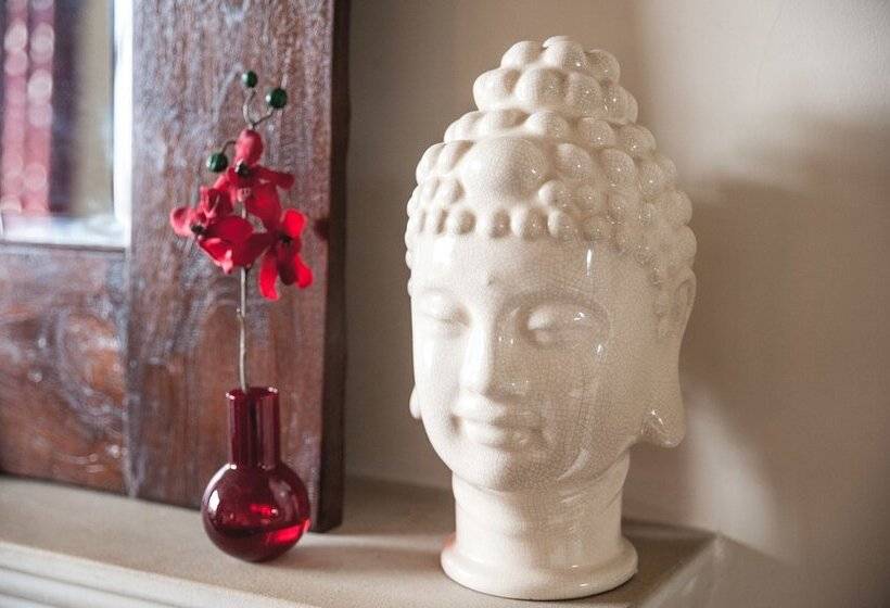 بنسيون Arlana Guest House