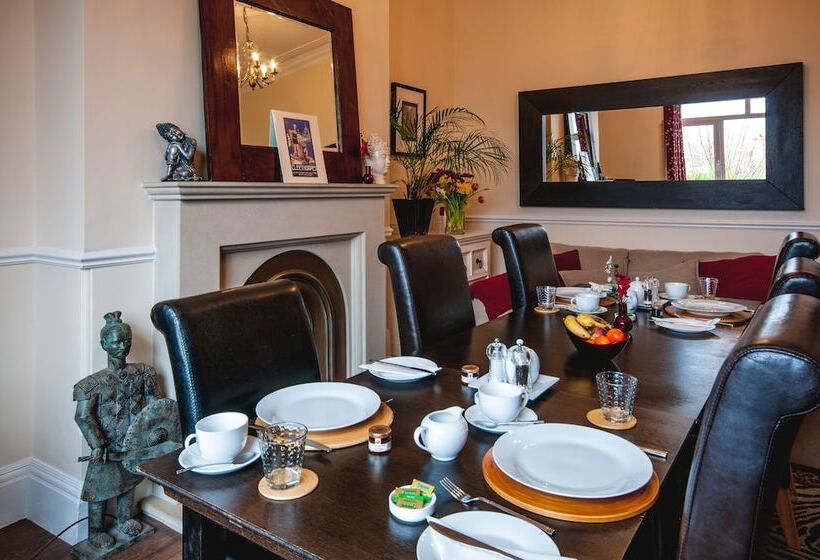 بنسيون Arlana Guest House