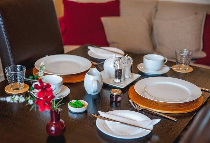 بنسيون Arlana Guest House