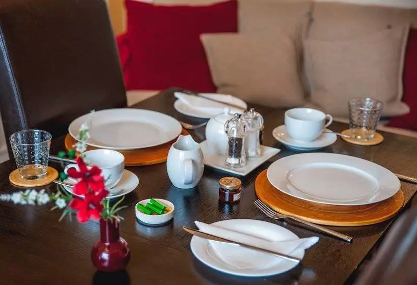 Majatalo Arlana Guest House