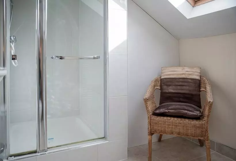 Majatalo Arlana Guest House