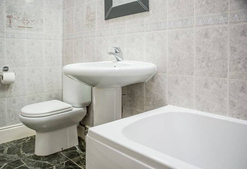 بنسيون Arlana Guest House