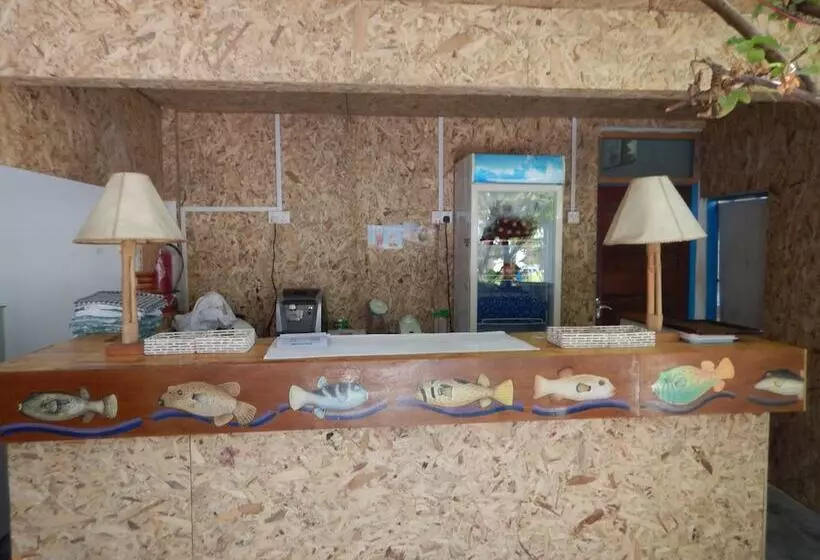 ペンション Beach Heaven Maldives   Golden Turtle Guest House