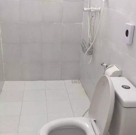 ペンション Beach Heaven Maldives   Golden Turtle Guest House