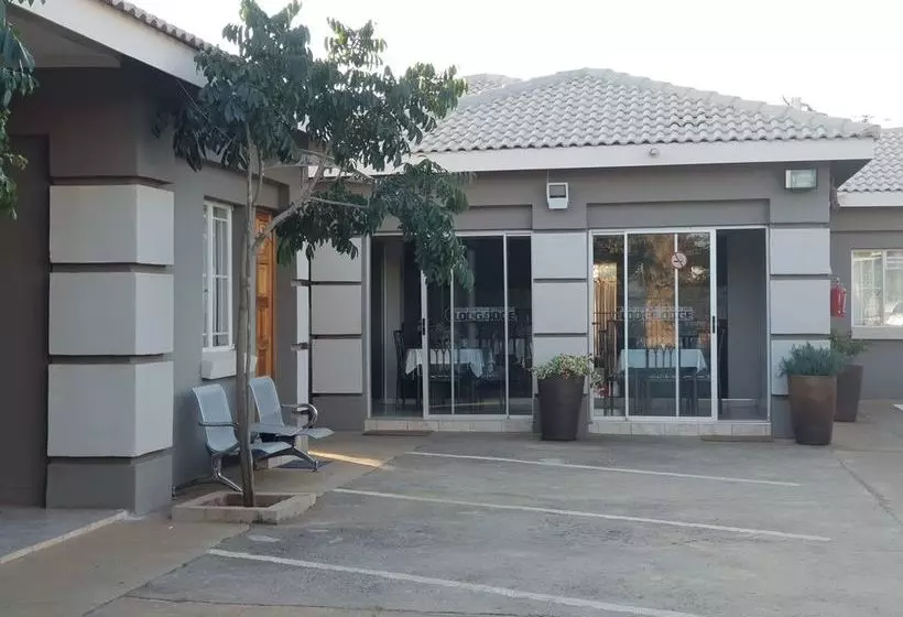 پانسیون Kalahari Sands Guest Lodge