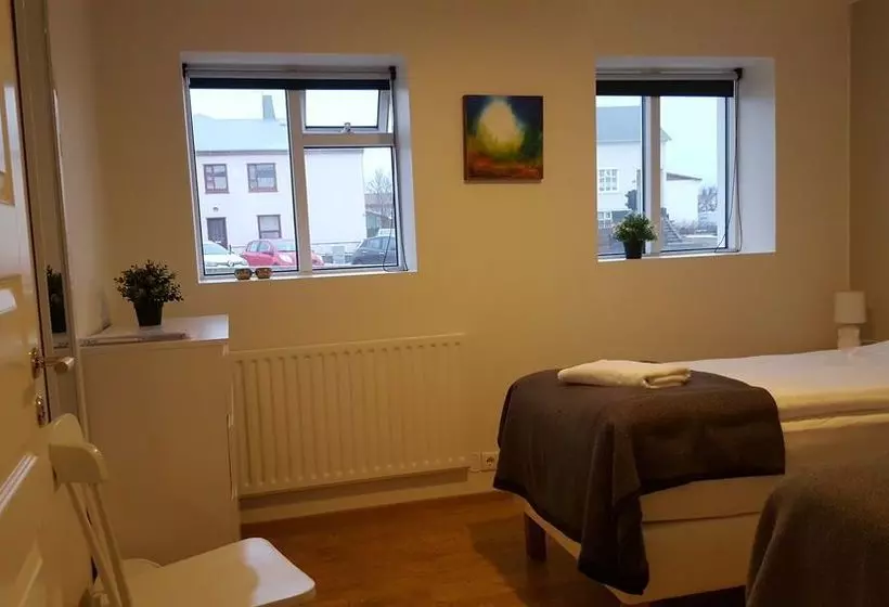 پانسیون Gallery Guesthouse Staywest