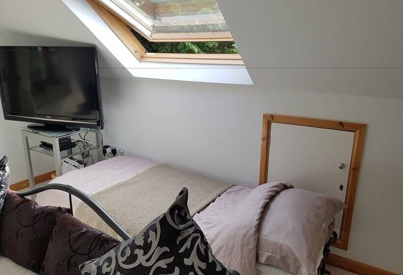 פנסיון Meadow Oak Accommodation