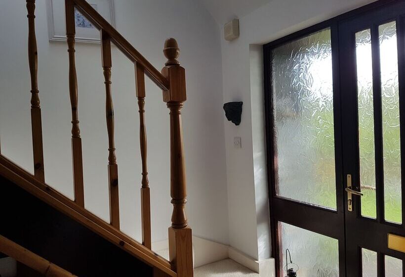 פנסיון Meadow Oak Accommodation