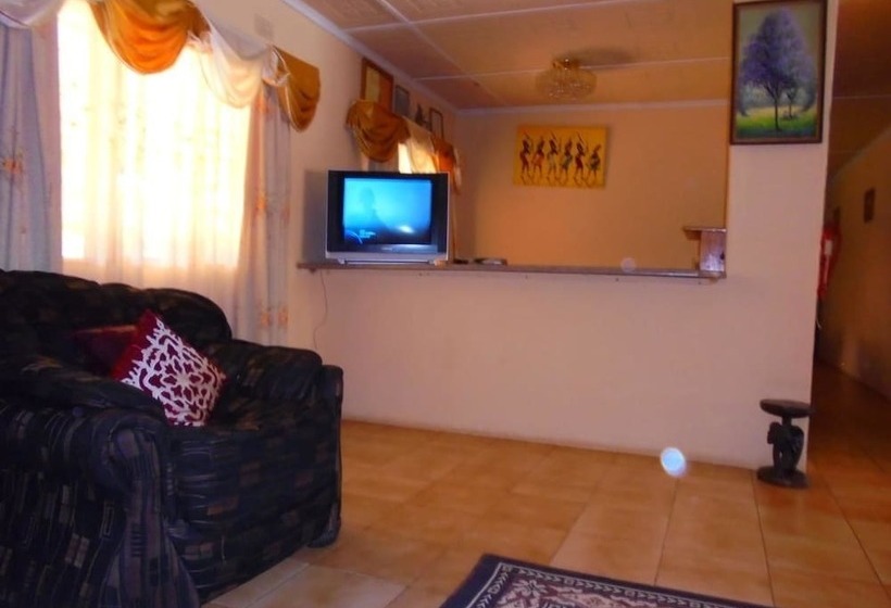 پانسیون Royal Kwandu Gardens