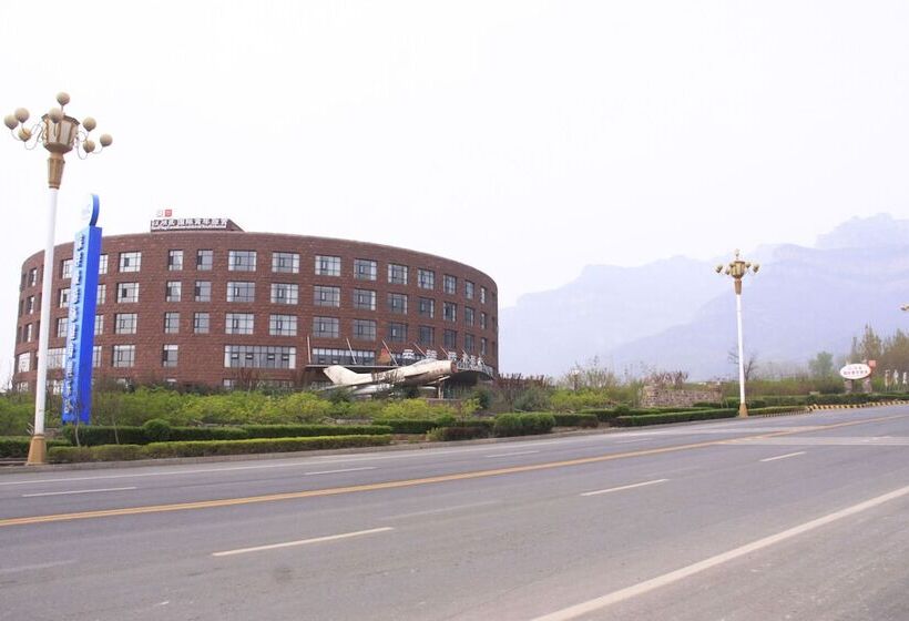 Red Flag Canal Intl Youth Hostel