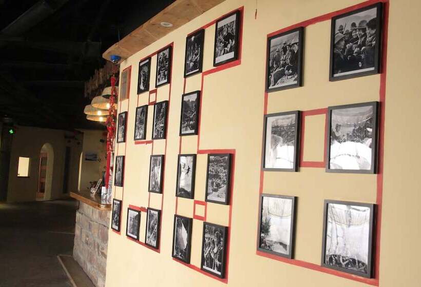 Red Flag Canal Intl Youth Hostel