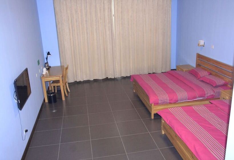 Red Flag Canal Intl Youth Hostel