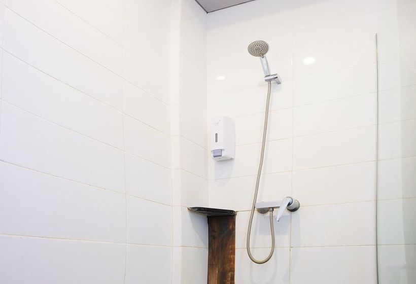 Zen Hostel Gubeng Station