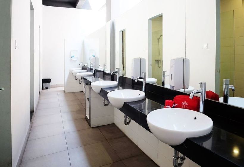 Zen Hostel Gubeng Station