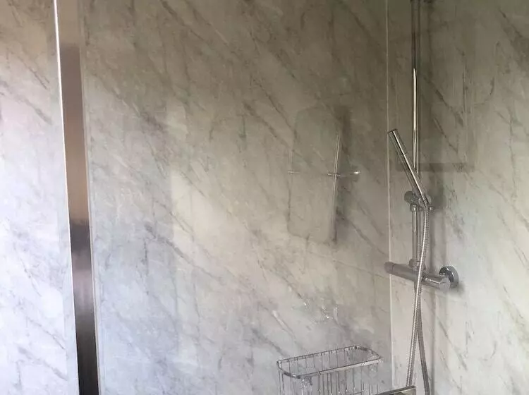 Aamiaismajoitus (B&B) Minnies Rooms